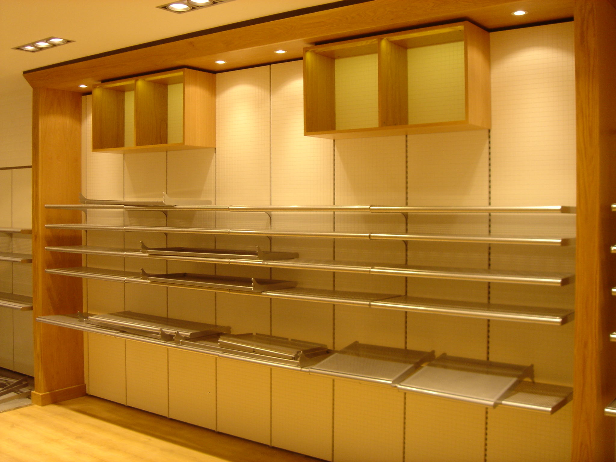 retail slatwall shelving example