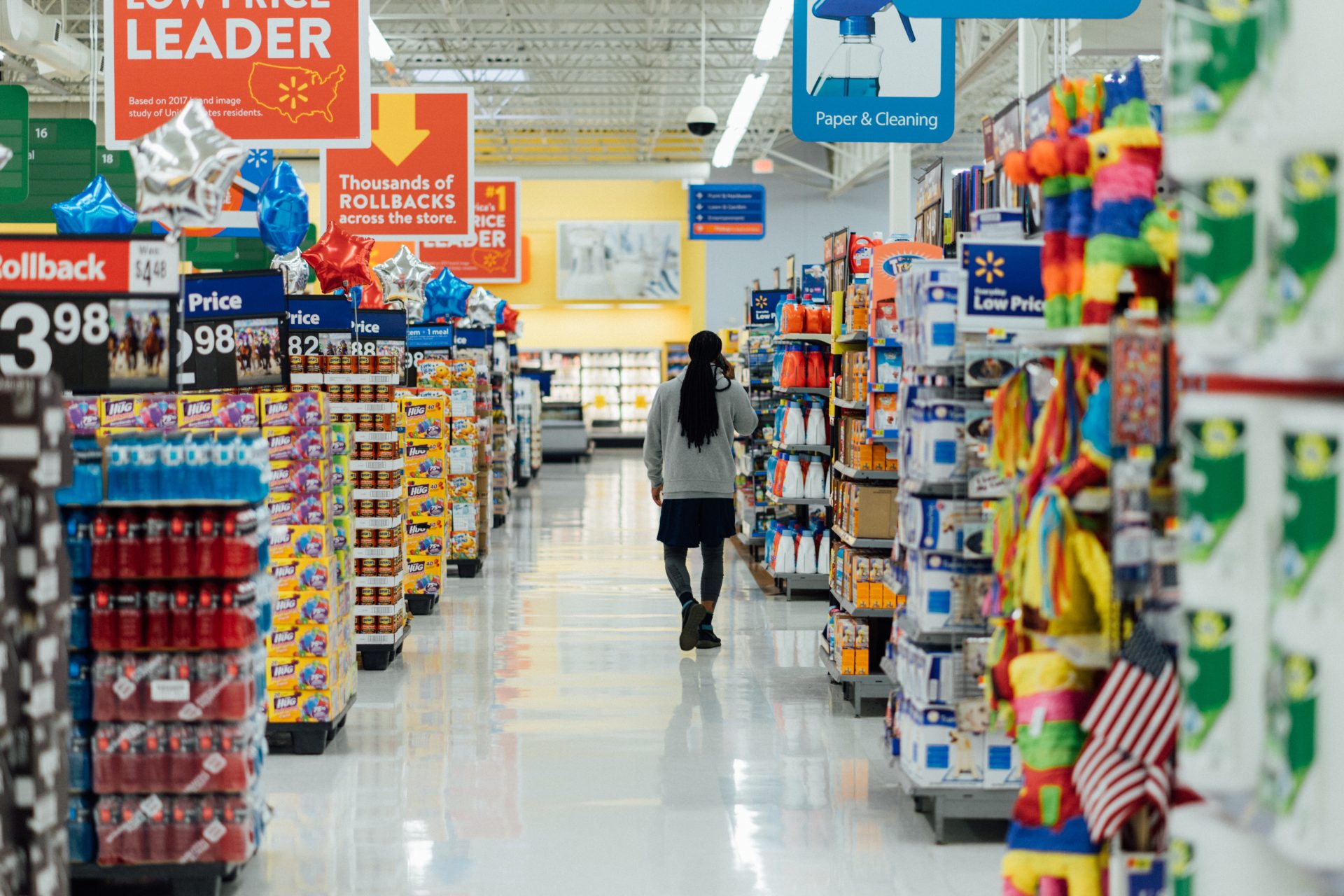 Gondola end bays for retail shelving