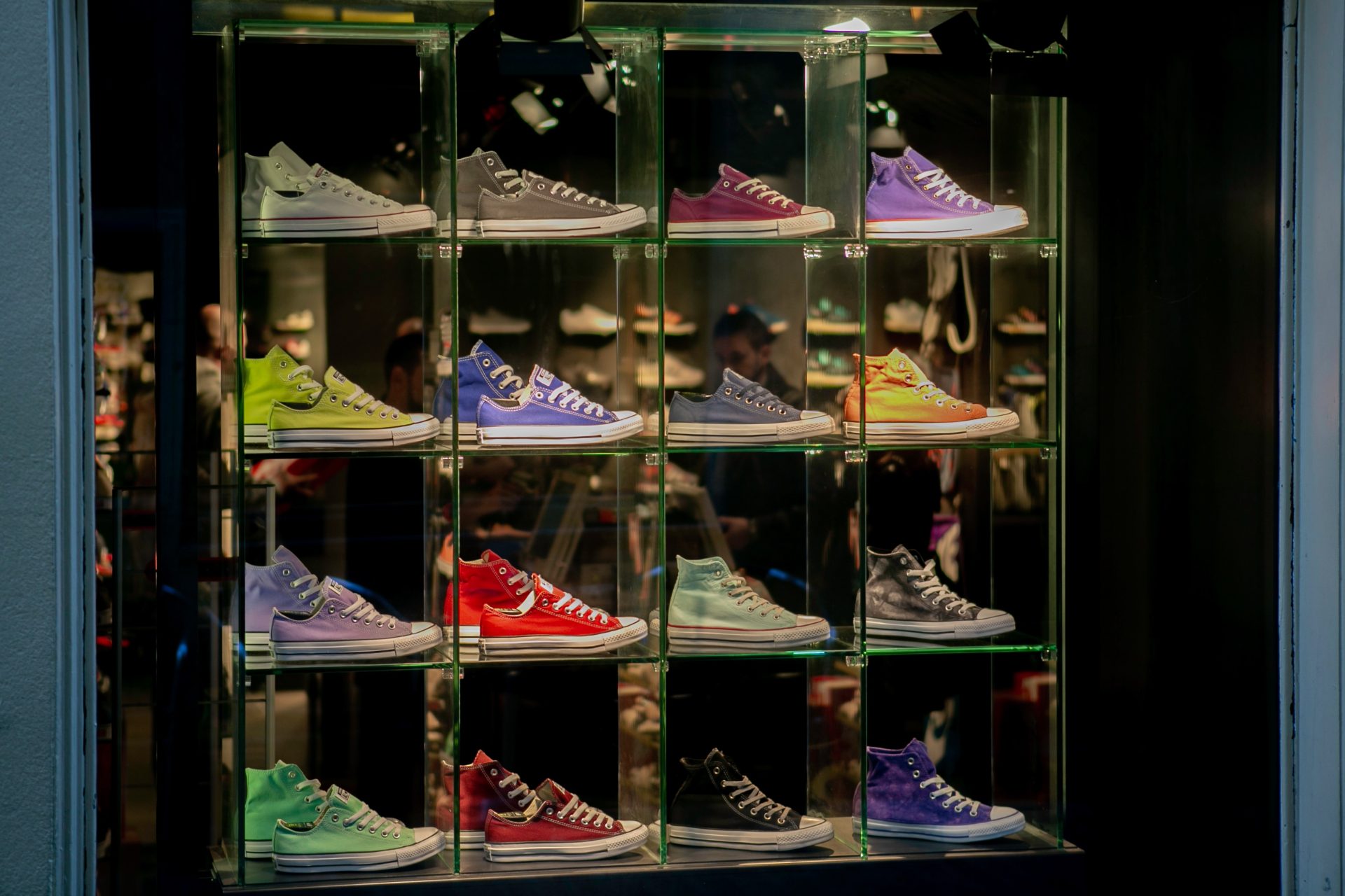 Shoe trainer display cases